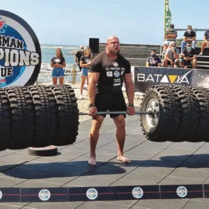Strongman Travis Ortmayer doing a deadlift