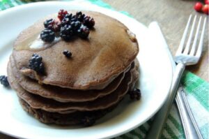 CHOCOLATE PROTEIN PANCAKES