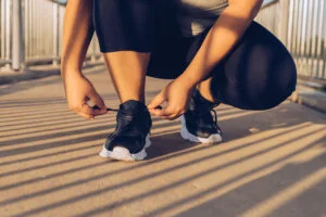 Tying sneakers for running