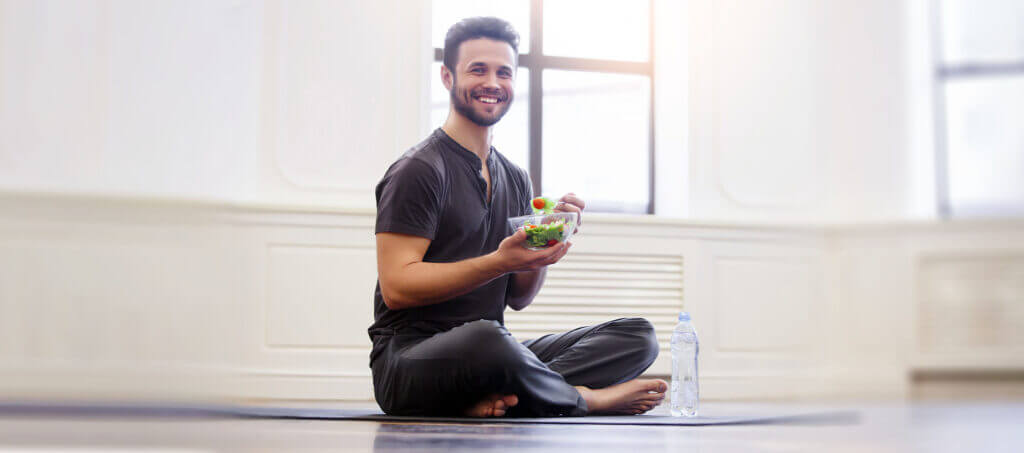 Man using mindful eating tips