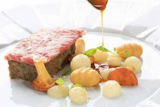 Five Restaurants Every Foodie Has to Visit At Least Once